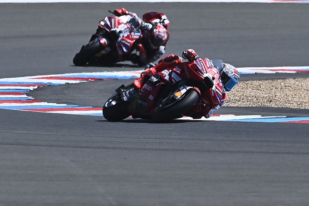 MotoGPブルノでマルケス優勝、出場停止の首位ベッツェッキと40点差に肉薄