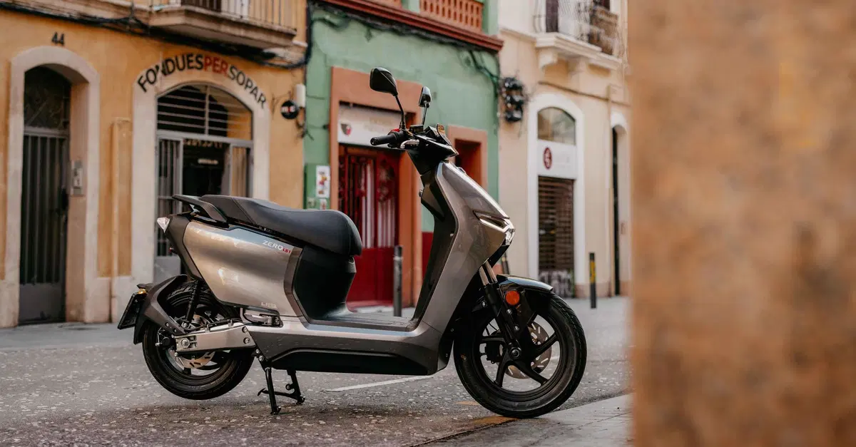 Zero's Electric Scooter LS1 Priced at €4,950 in Limited-Time Offer Through End of September