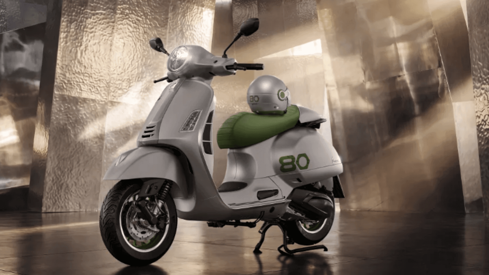 ベスパ80周年記念「Edizione Ottantesimo」発表 世界1946台の限定車