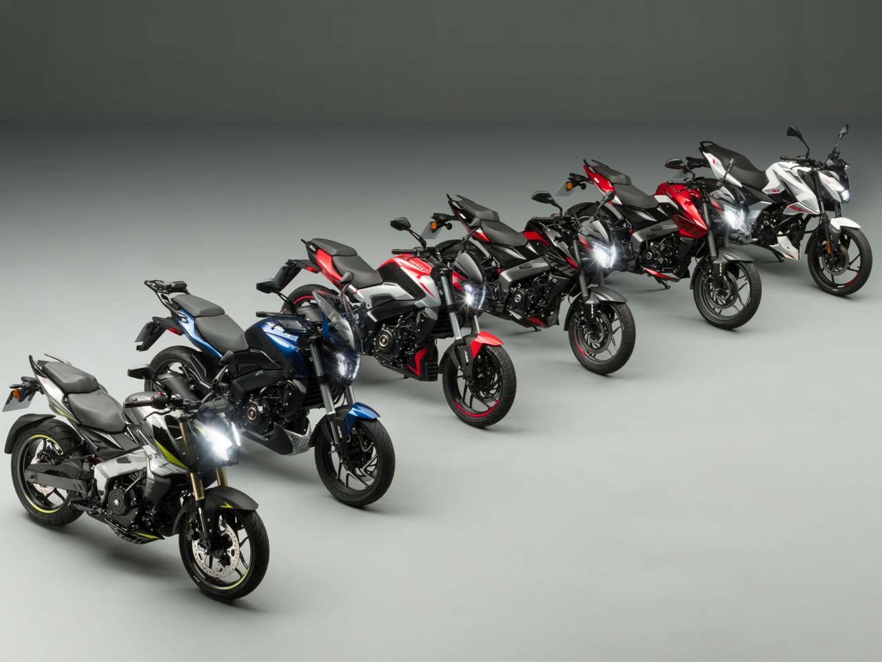 Bajaj Dominar 400 Family Passes 30,000 Registrations in Brazil