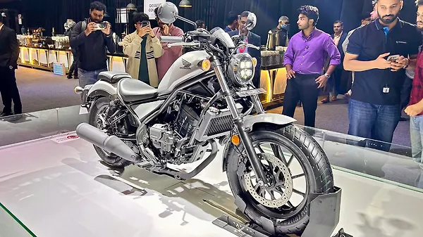 ホンダ Rebel 300 / Rebel 300 E-Clutch、インドで公開——クラッチ操作不要の入門クルーザー