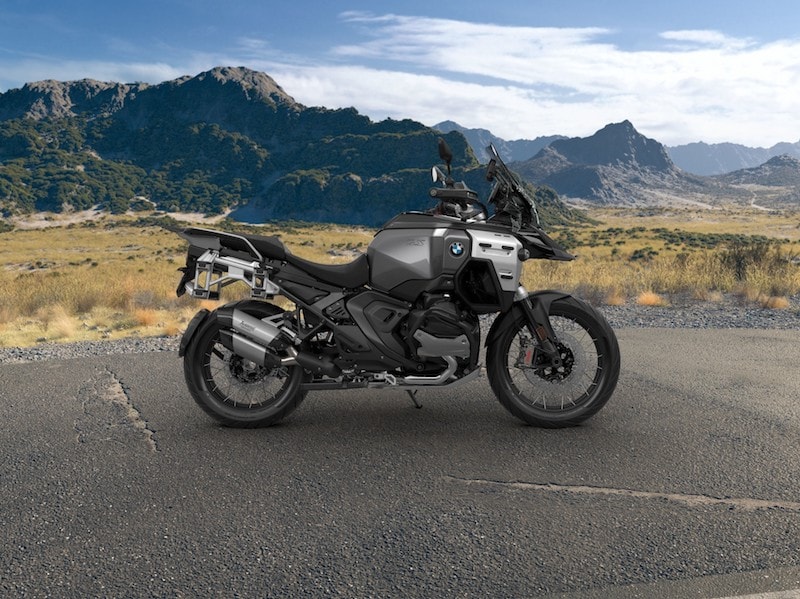 BMW R 1300 GS Adventure Gets New 'Triple Black ASA' Color, Plus Low Kit for Easier Reach in Brazil