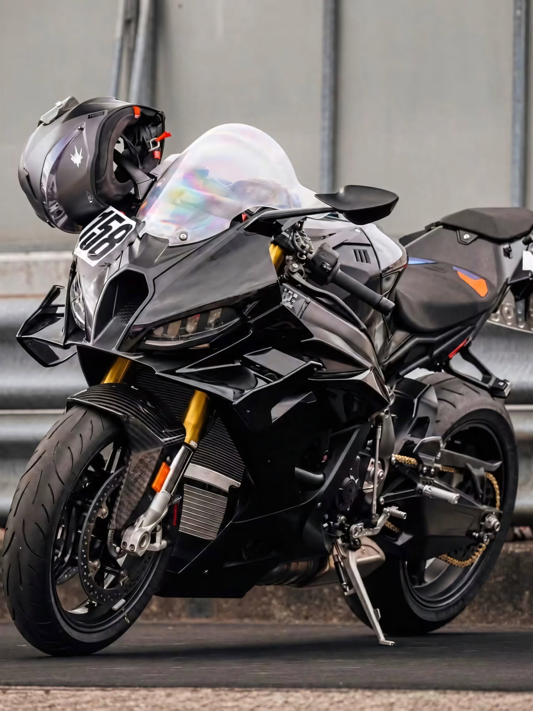 新型BMW S1000RR、ニュルブルクリンクで市販型プロトタイプを激写