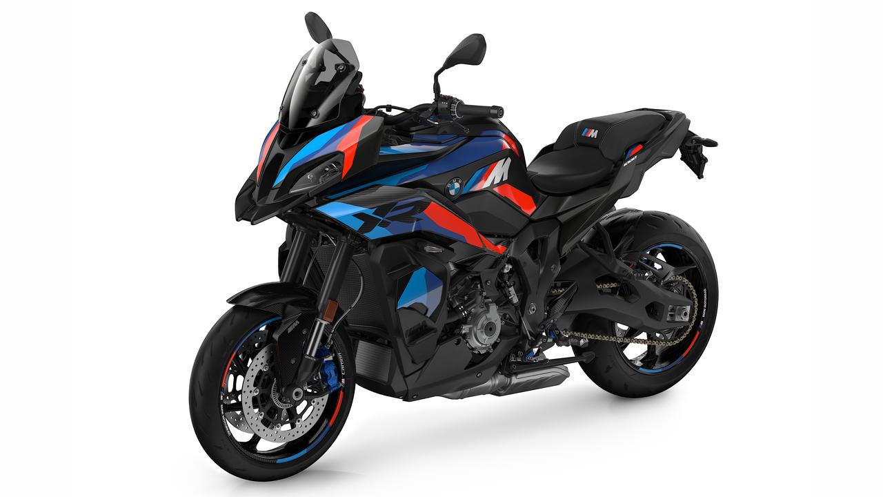 BMW M1000XR国内3グレード、限定版は「アウレリウス・グリーン」20台