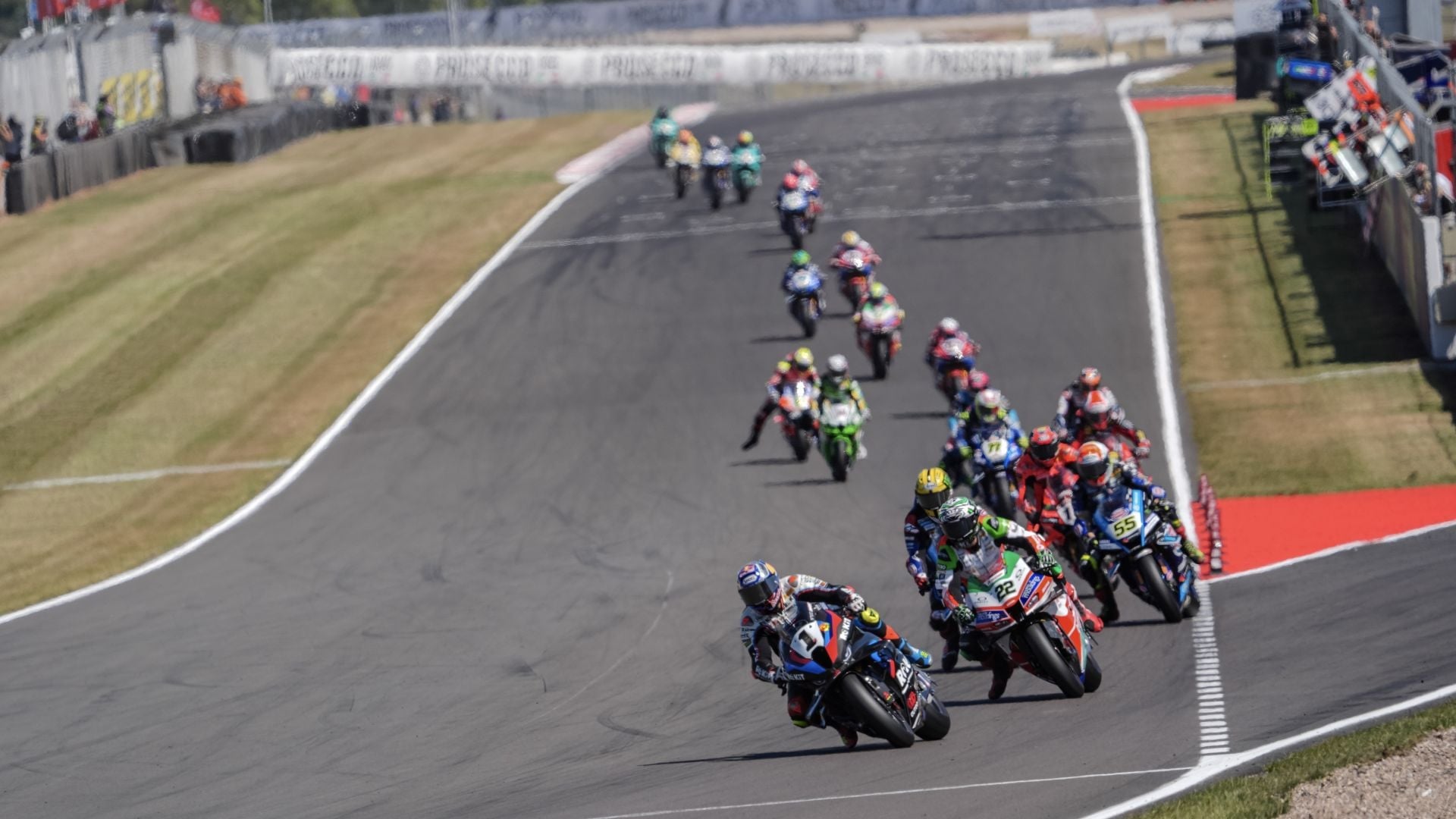 WorldSBKドニントンR1 ラズガトリオグルがポールから独走V