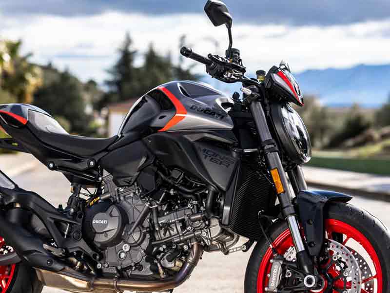 ドゥカティ Monster+ に新色スポーツ、S4オマージュのグレー×レッドで7/25発売