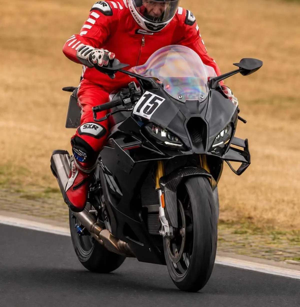 新型BMW S1000RR、ニュルブルクリンクで走行確認 2027年生産開始へ