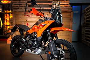 KTM「390 Adventure X」評測 街乗り重視の手頃なアドベンチャー