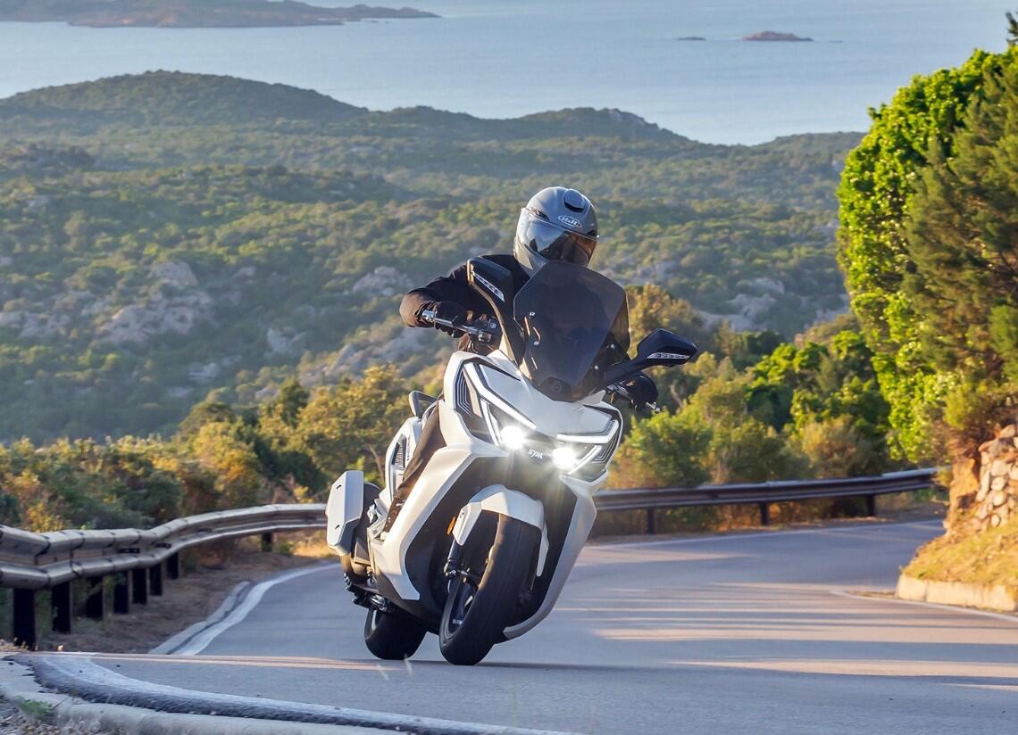 SYM「Cruisym 400」試乗、34CVのGTスクーターは高速安定性が持ち味