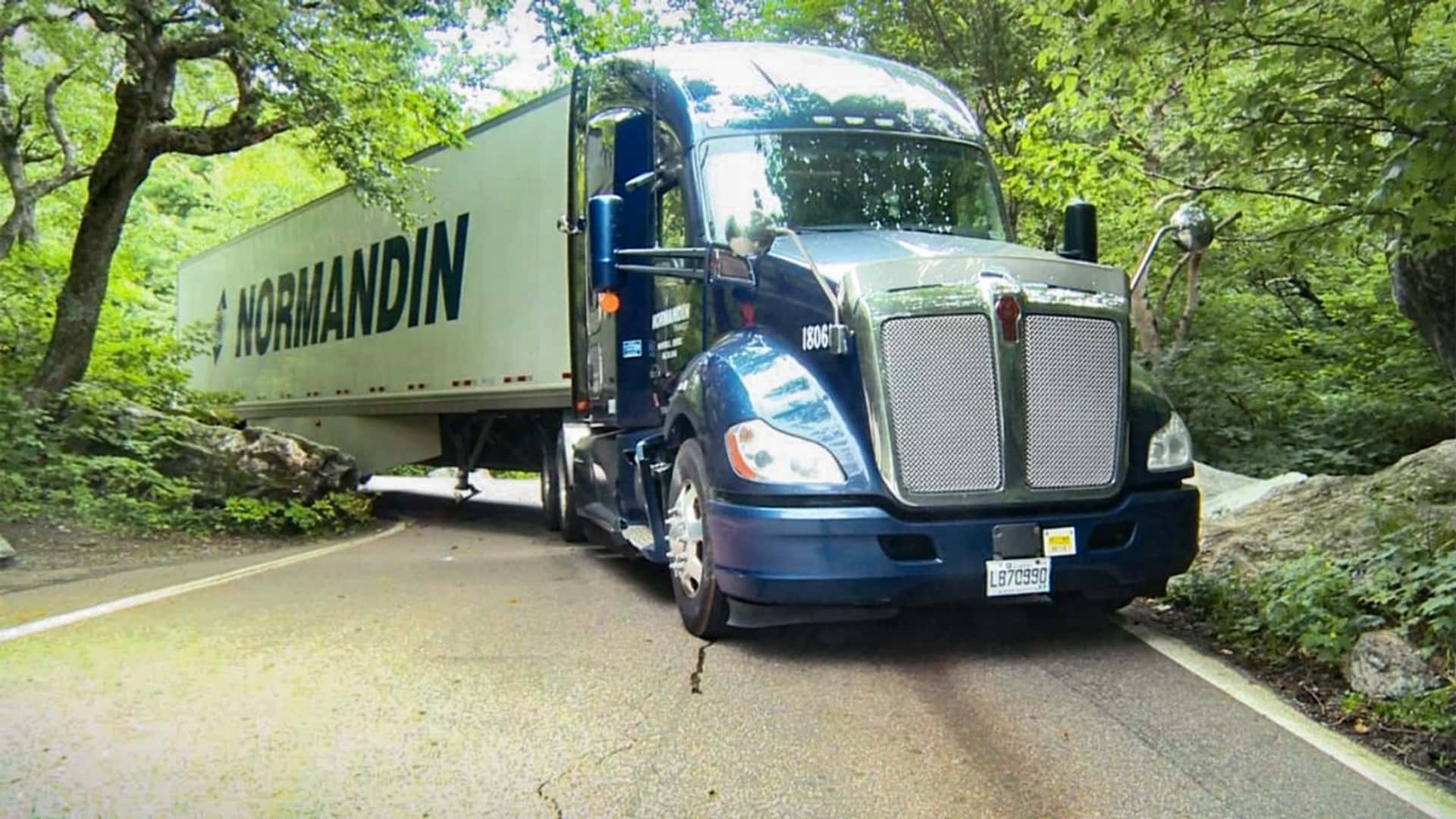 Steep Fines for Trucks That Get Stuck on Popular Touring Road, Protecting a Vermont Landmark