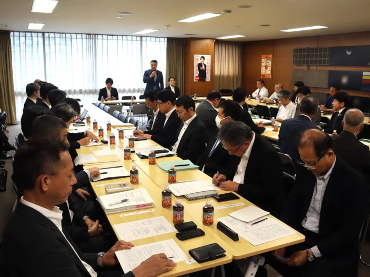 Japan's LDP Motorcycle Team Consolidates Proposals on Tolls, Parking and Licensing