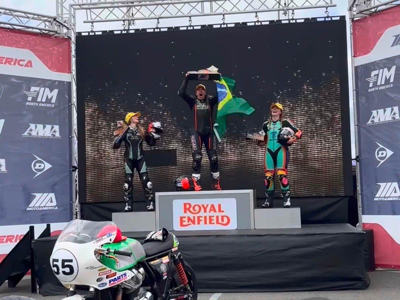 ブラジル人女性Tati PazeがMotoAmericaで母国初勝利の快挙