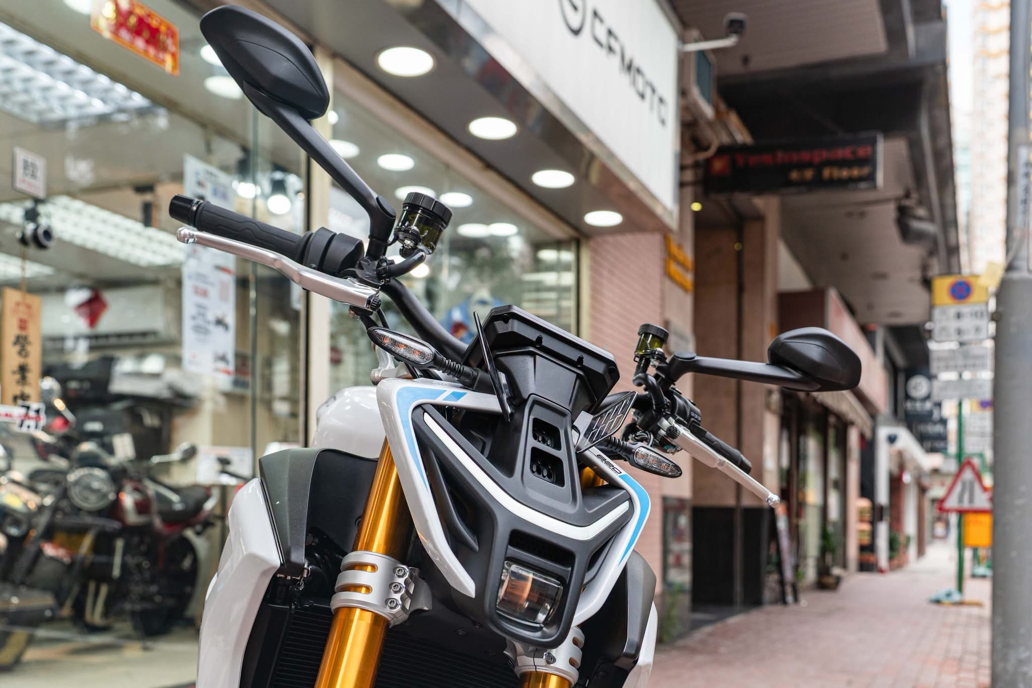 中国ZXMOTO、818.8cc直3ネイキッド「820R」発表 130hp・186kg