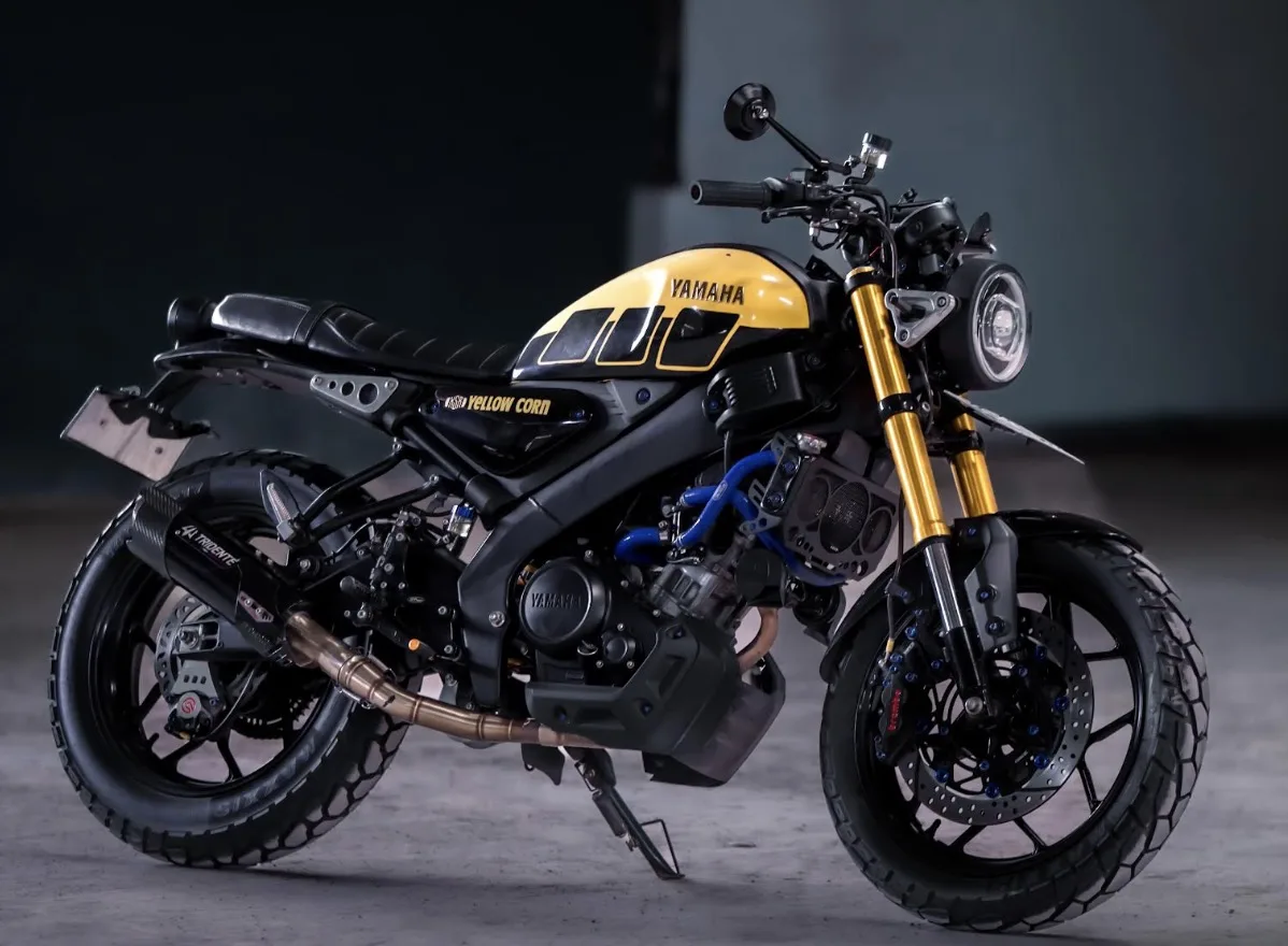 インドネシアの女性ライダー、3年がかりでヤマハXSR155をR1アニバーサリー塗装に