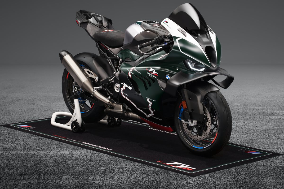 BMW Launches Isle of Man TT Limited Edition M 1000 RR to Celebrate the Legendary Road Race