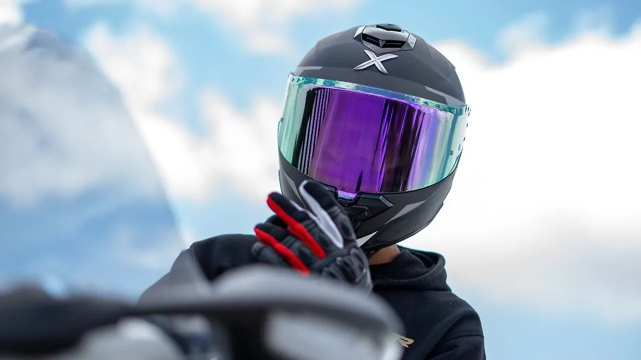 AXOR Introduces India-Made REVO Optical-Coated Visor