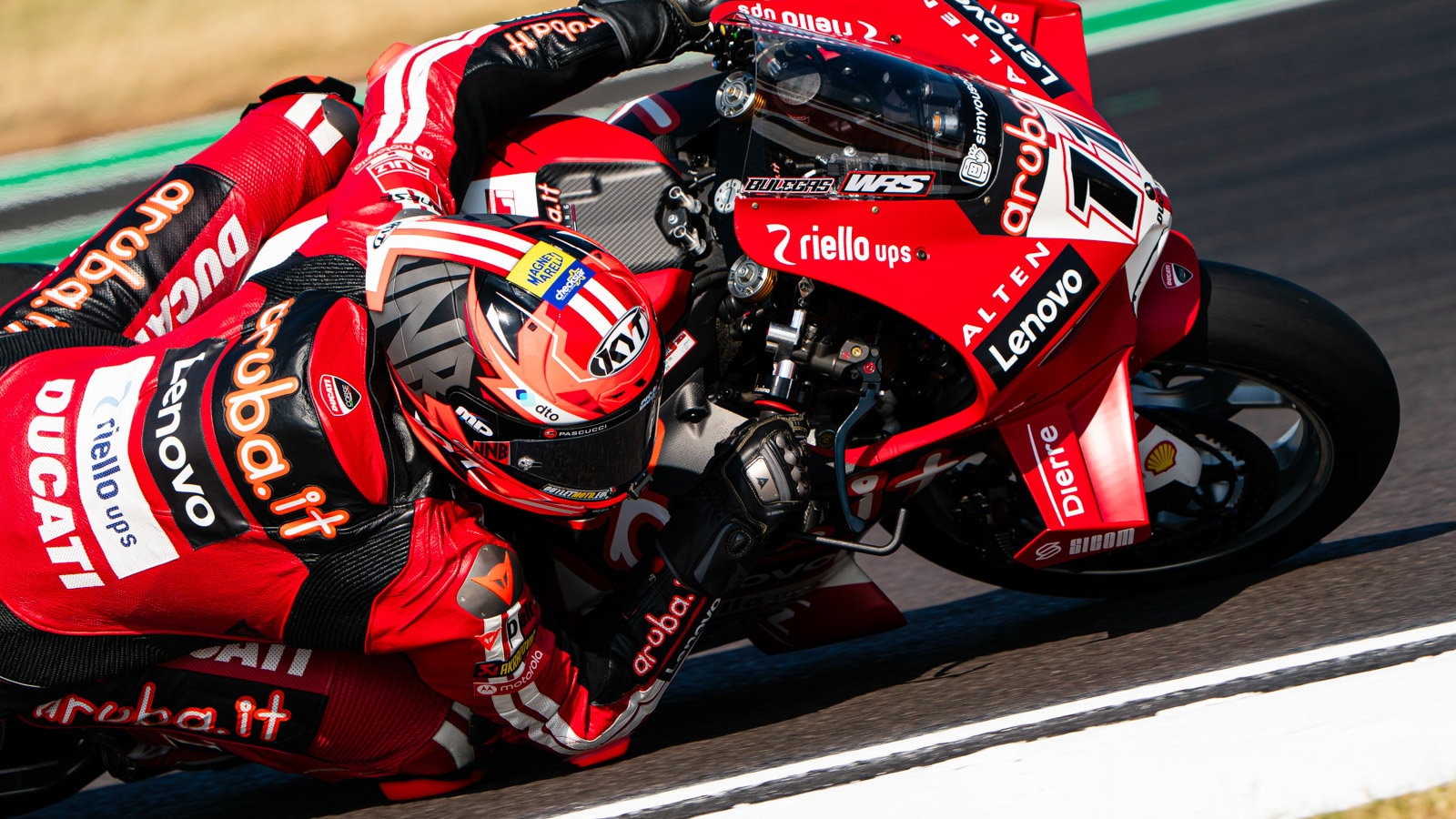 Bulega Dominates WorldSBK Race 2 at Donington as Ducati Seals Manufacturers’ Title