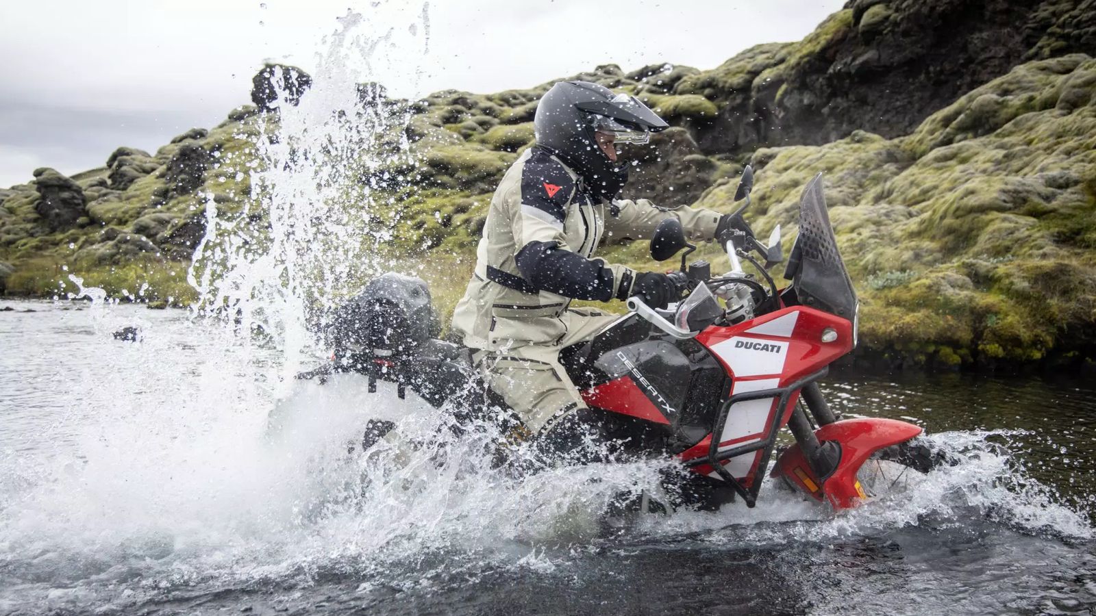 Hands Travel Too: Dainese Argentina Highlights the Importance of Motorcycle Gloves