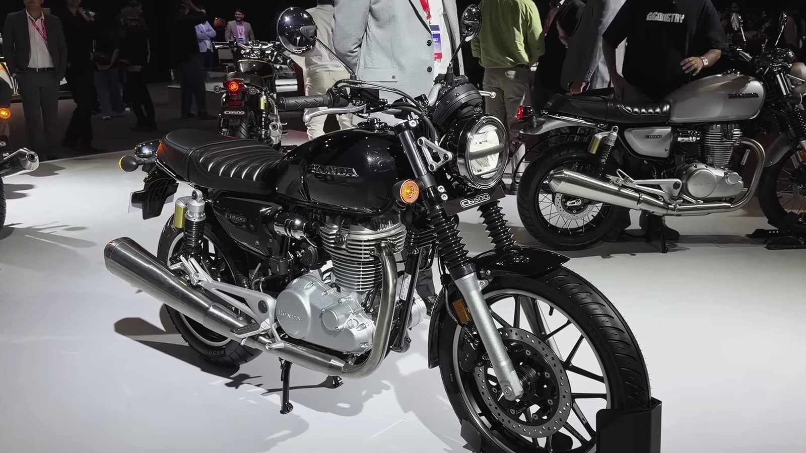 Honda Launches Retro-Styled CB500 Roadster in India