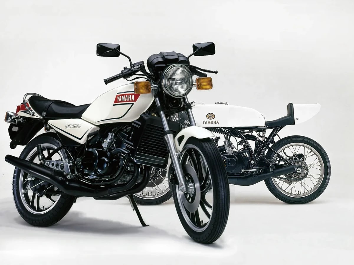 RZ250はTZと同じ水冷エンジンとチャンバーを纏った2スト革命機だった【名車】