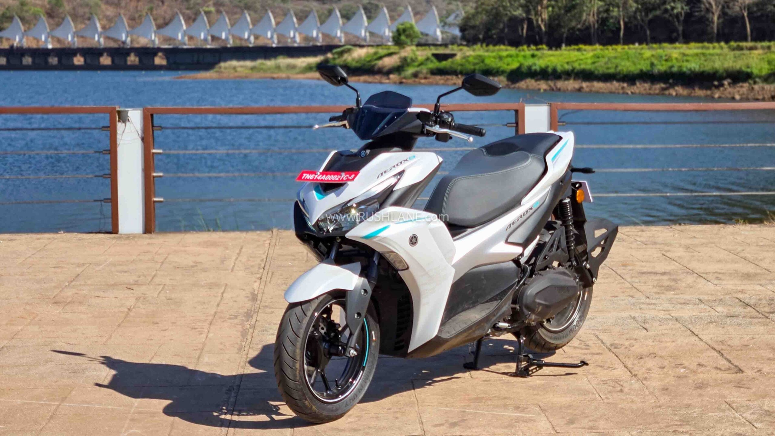 ヤマハ、電動スクーター「Aerox E」をインドで発売 航続117km・価格Rs2.82ラフ