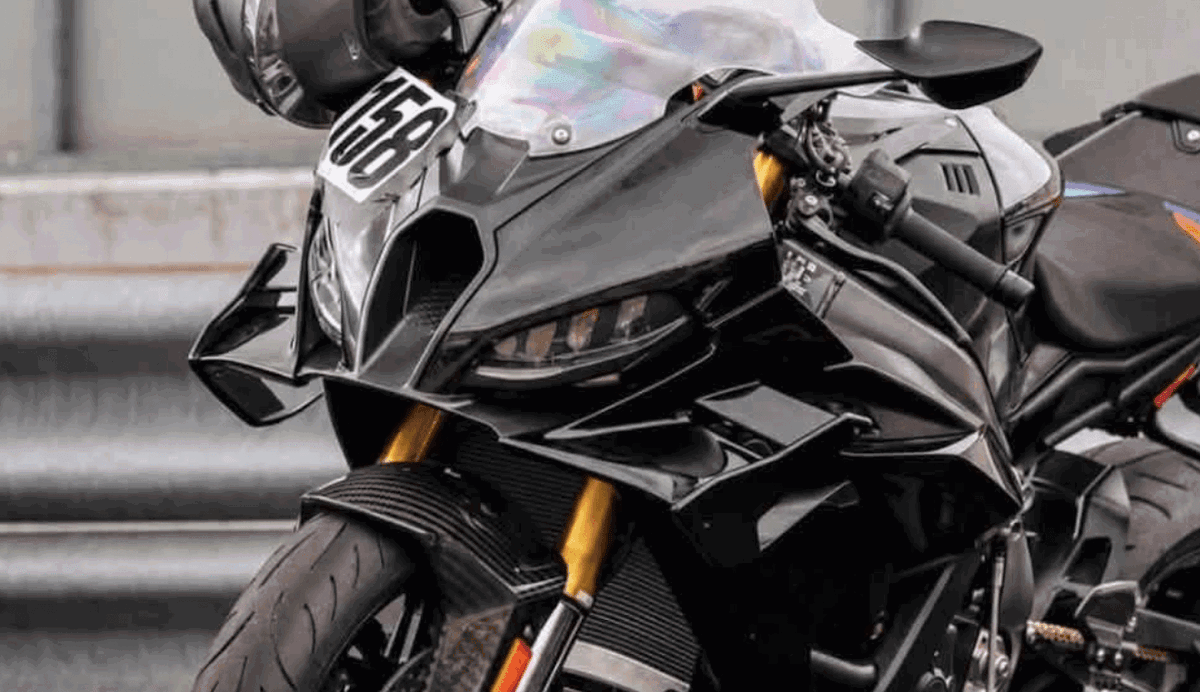 次期2027年型BMW S1000 RR、サーキットテストを目撃——Concept RRも姿を現す