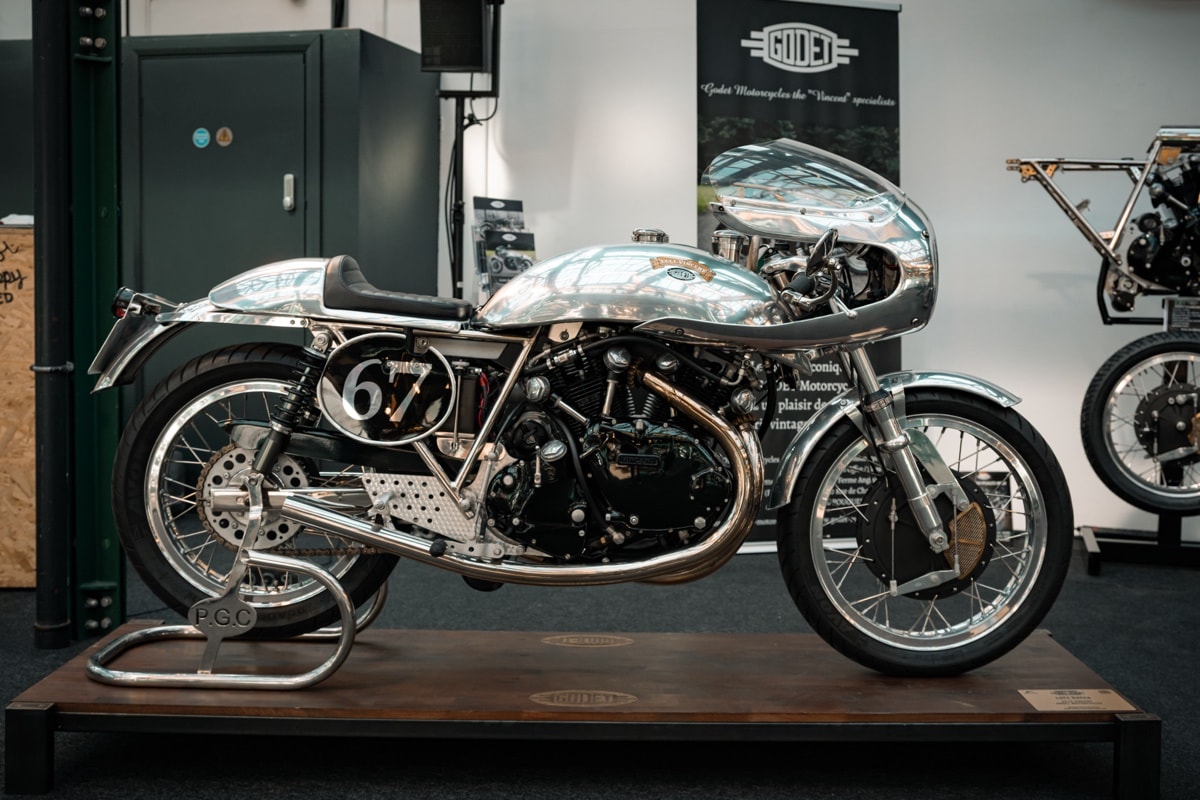 バイクシェッド・モトショー2026、約2万人が来場しカフェレーサー25台展示